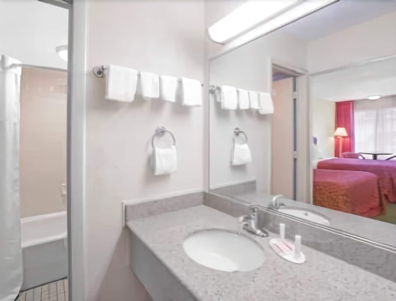 Days Inn By Wyndham Wilmington / University Extérieur photo