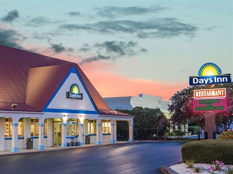 Days Inn By Wyndham Wilmington / University Extérieur photo