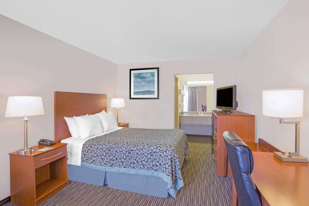 Days Inn By Wyndham Wilmington / University Extérieur photo
